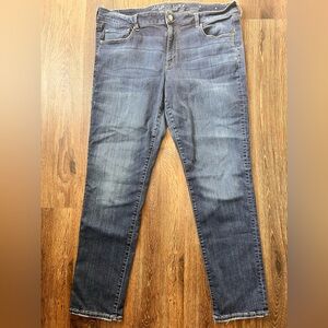 American Eagle Women’s 18L Super Stretch Blue Denim Skinny Jeans Inseam 31”